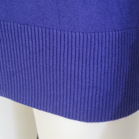 Banana Republic Cashmere Blend Cobalt Blue V-neck long sleeve sweater size M - Picture 4 of 7